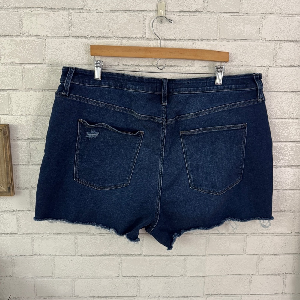 UNIVERSAL THREAD Women's Distressed Blue Denim Shorts - Picture 5 of 6